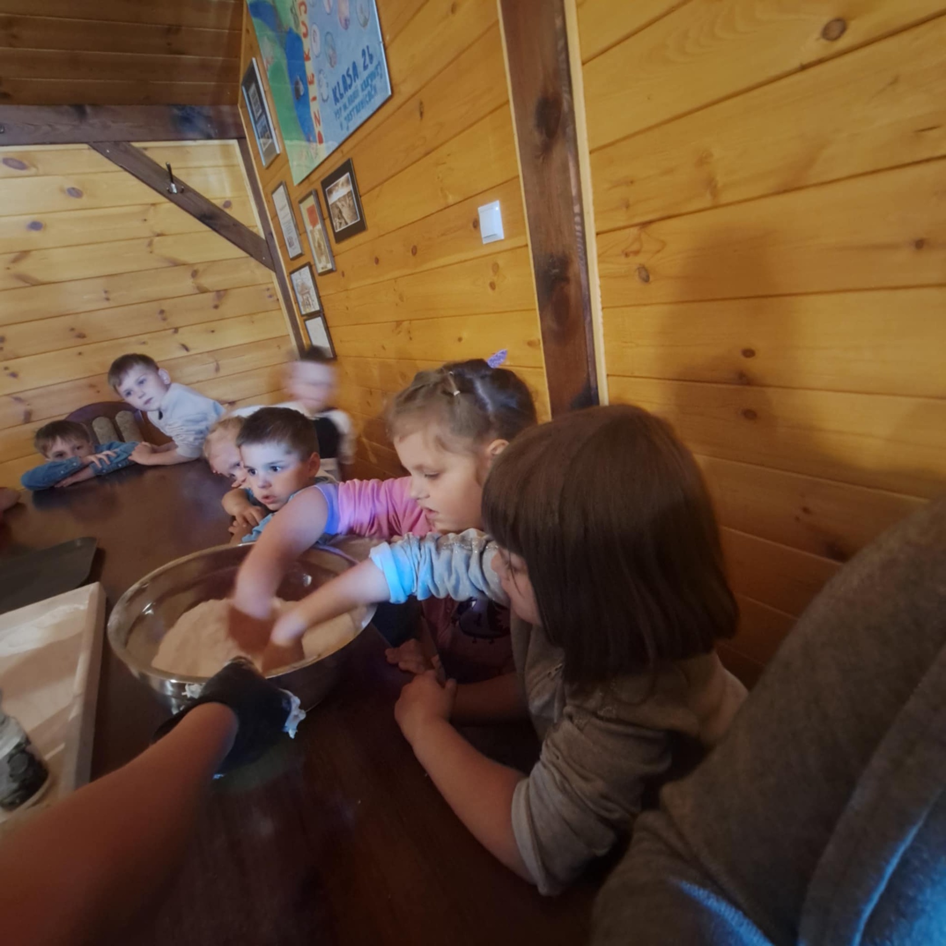 Hdimgdec2b2219fde21e0fb0af54d1818f9