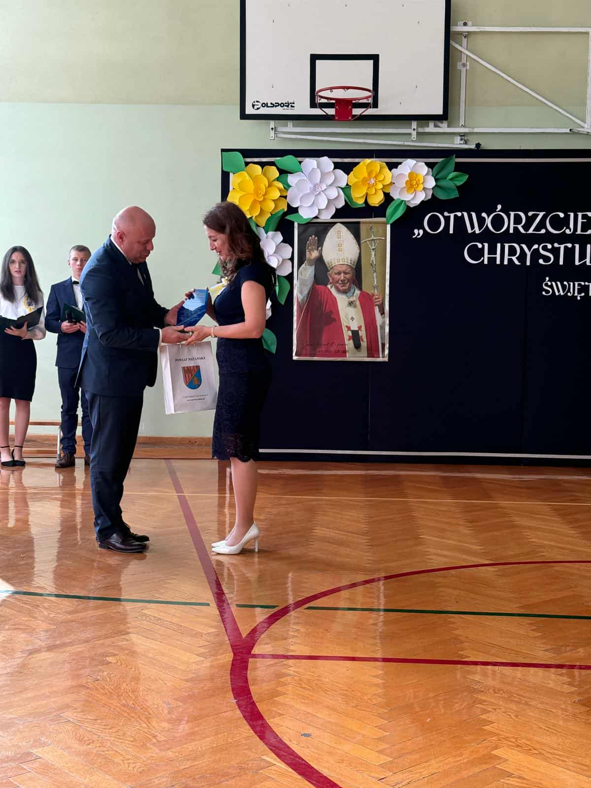 Hdimg7ca2905b46a76a2fcd5aa1cc8d1dcf