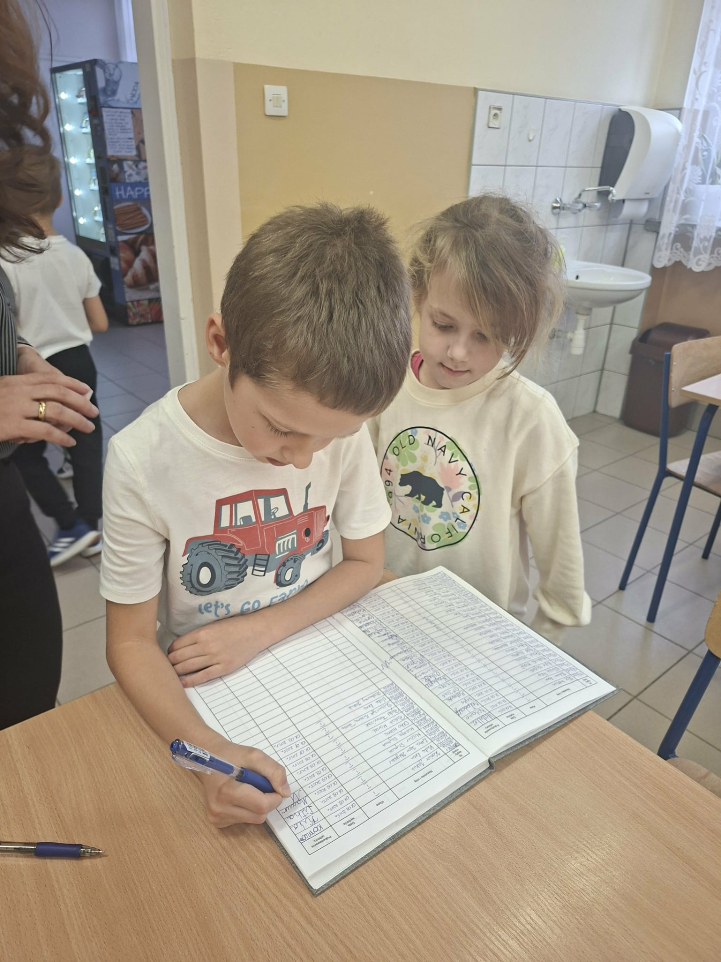 Hdimg6ecf5d75784b859aad3f045fa0ddb7