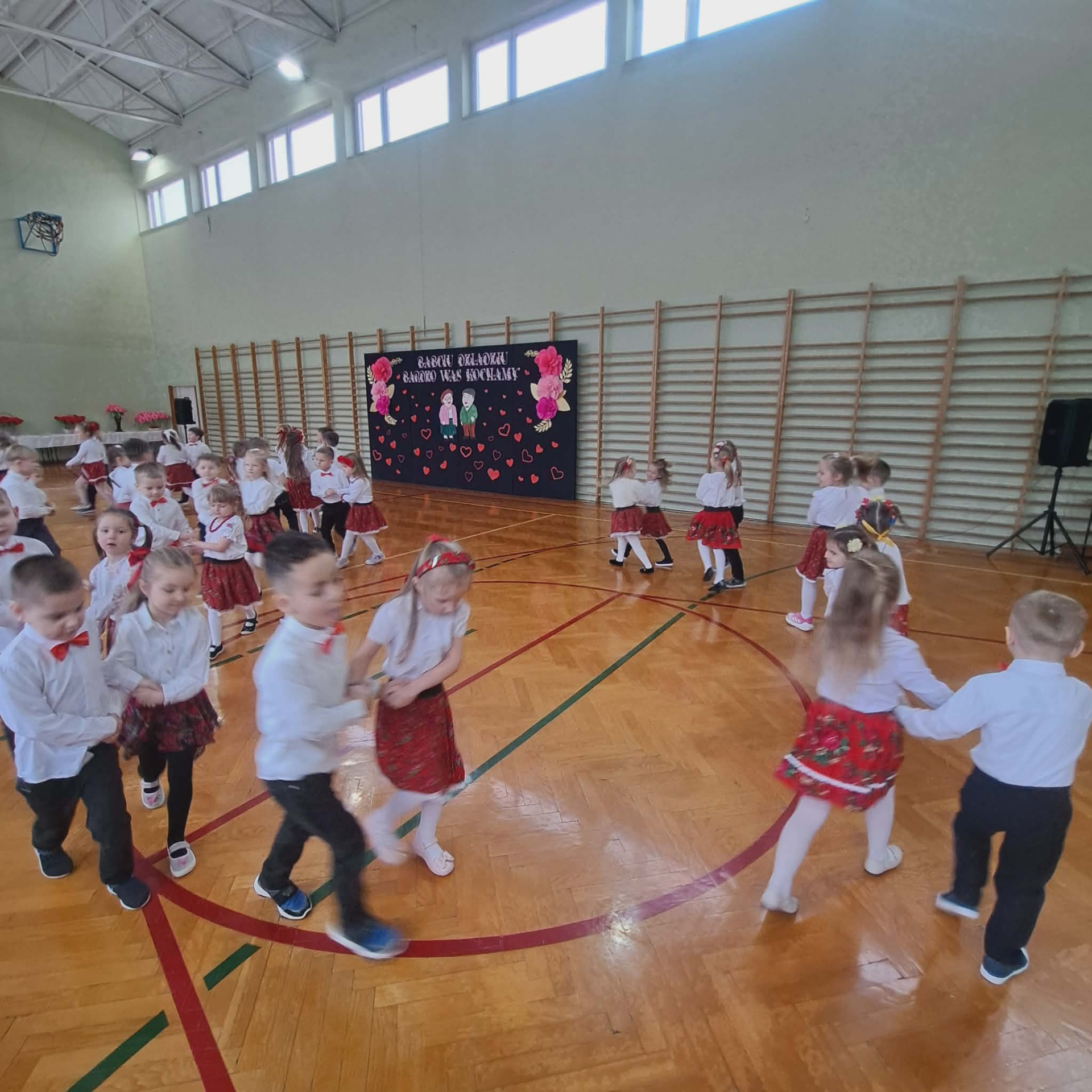 Hdimgeecb2857e8379715de7a64c9c393b0