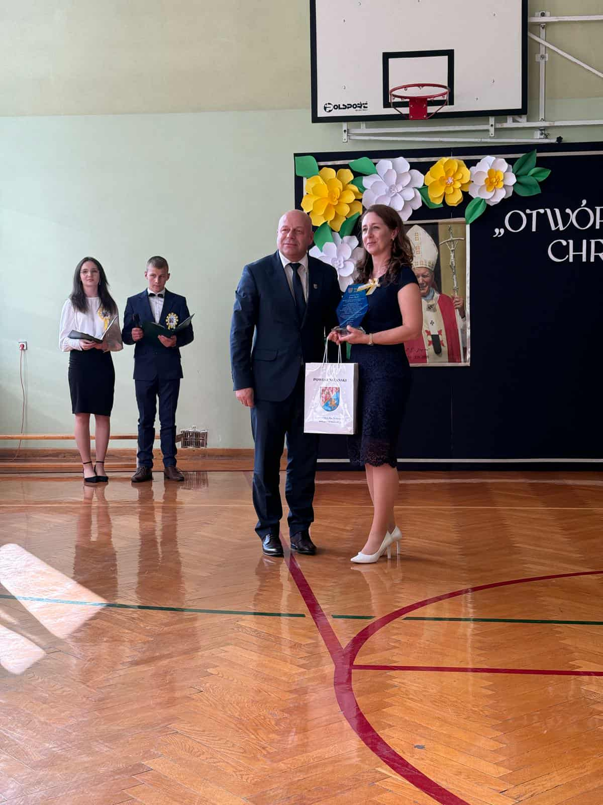 Hdimg1f0f344d89882dce22ab43f81992ae