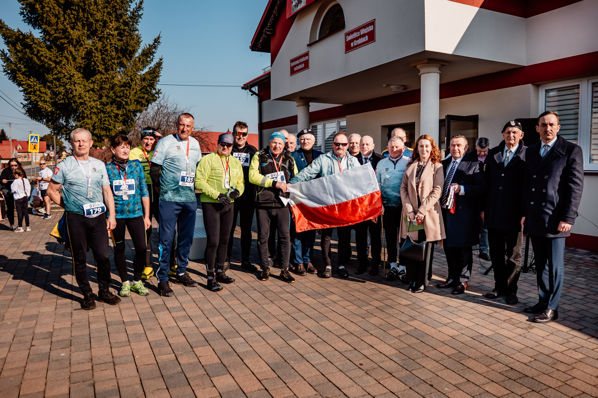 Hdimgfe094890a228638941aca156d39f99