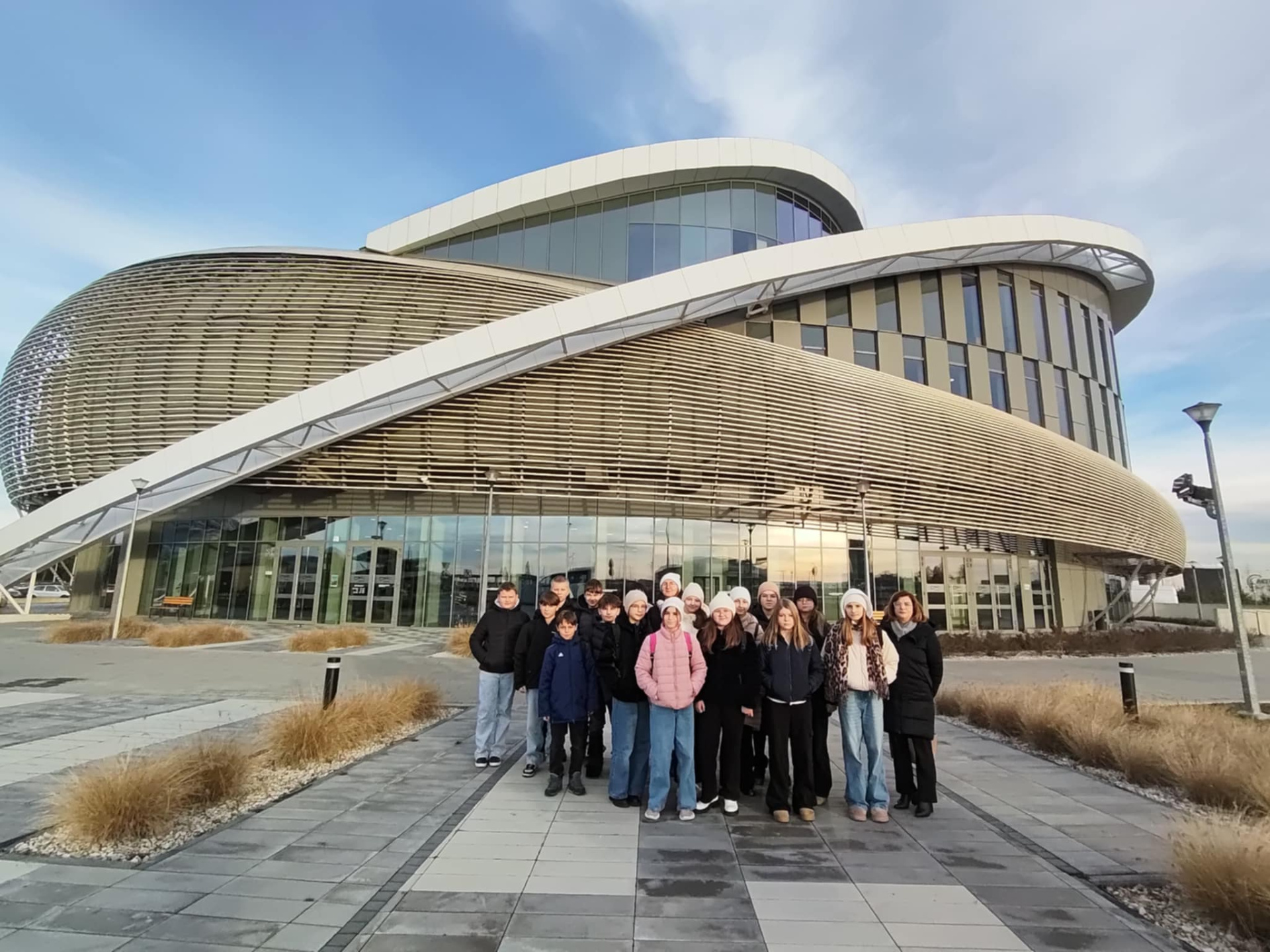 Hdimgef76ace18b4c35a3eea01216d6a881