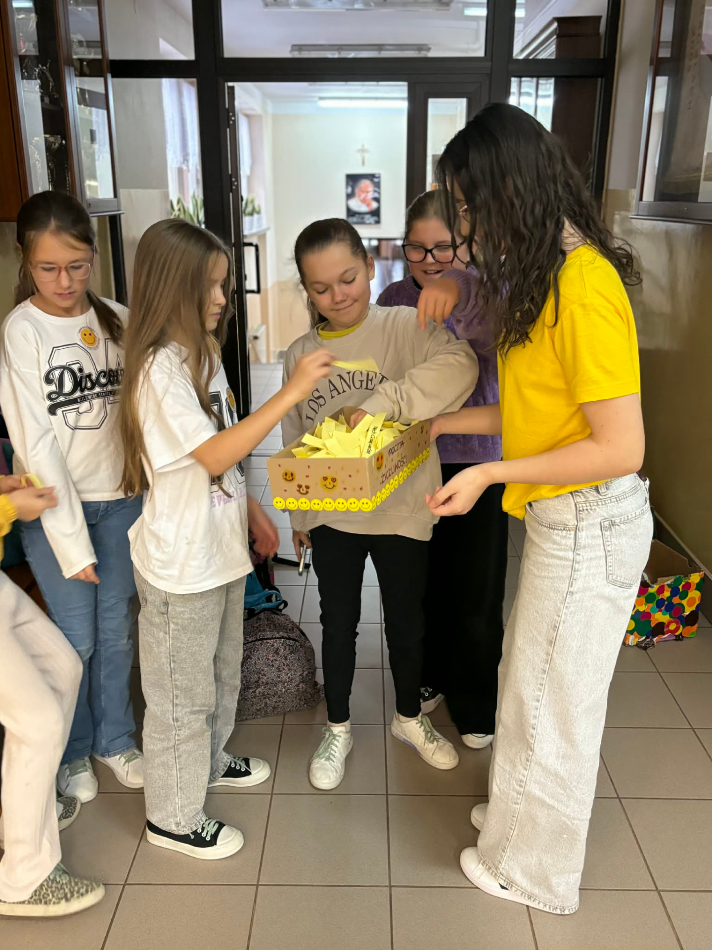 Hdimg9d77a302d59348d67ebe94d8fa16a1