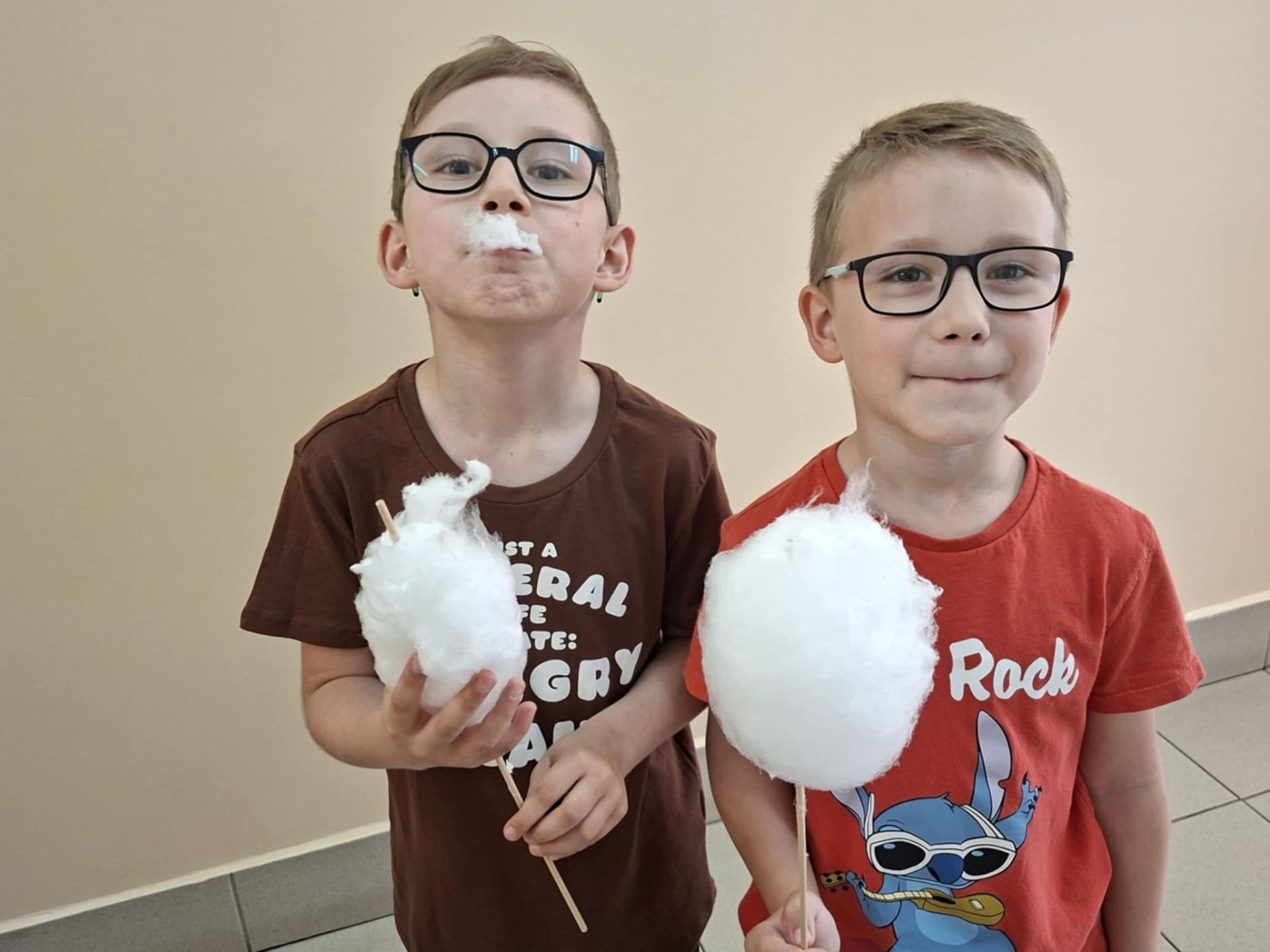 Hdimg13ac787ade84bdfe6e5f4bdc15fa9c