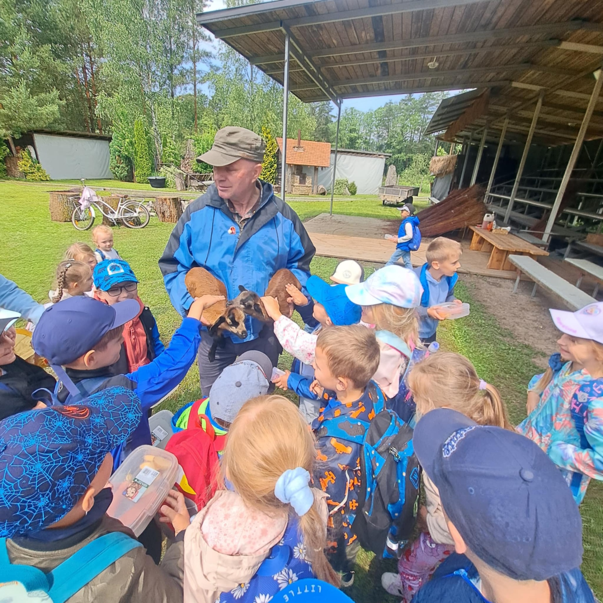 Hdimgbadaf870b2419b7799123fd7ff6101