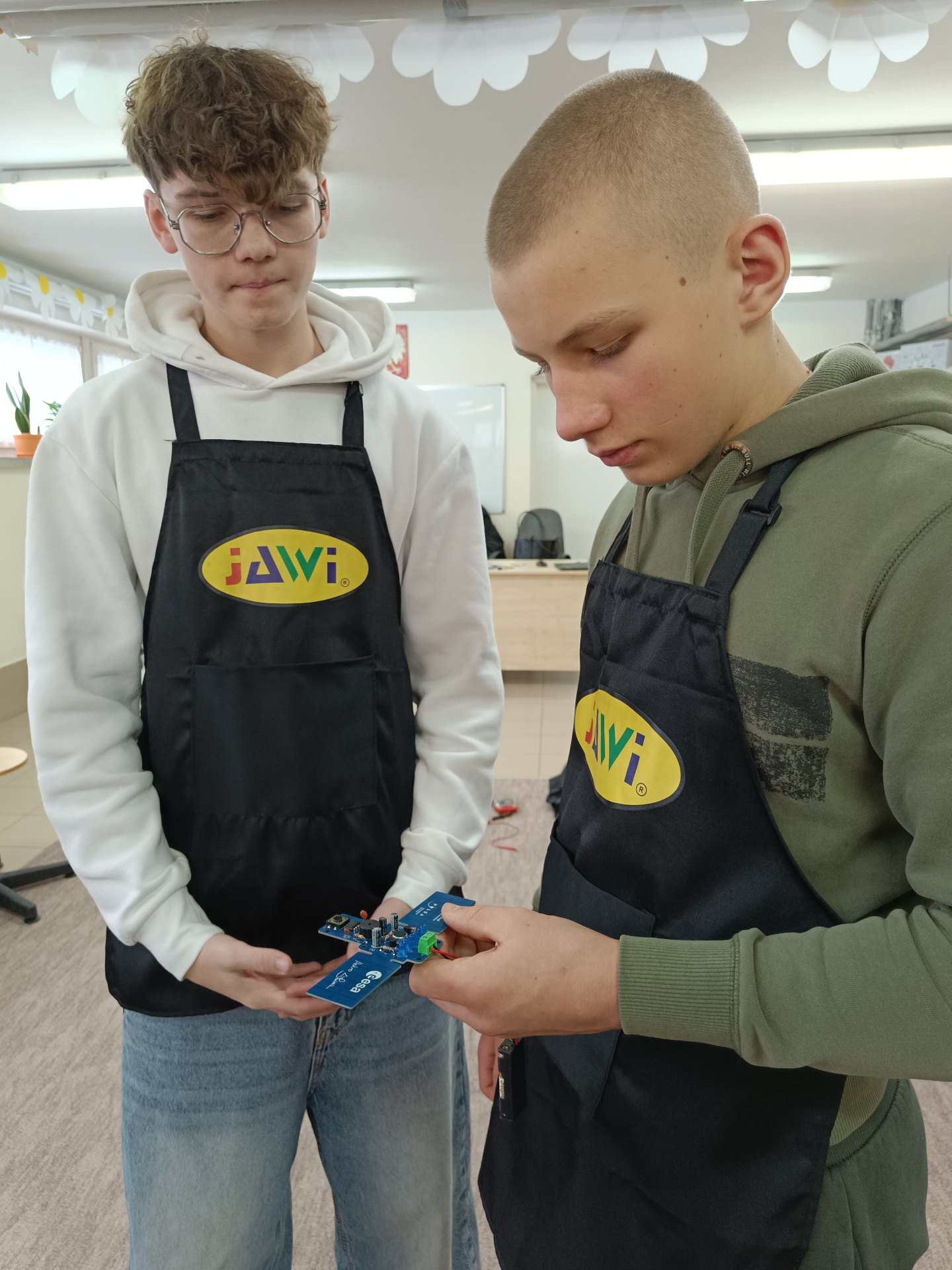 Hdimgd9fc83c1f93e11229c0f5e09907964