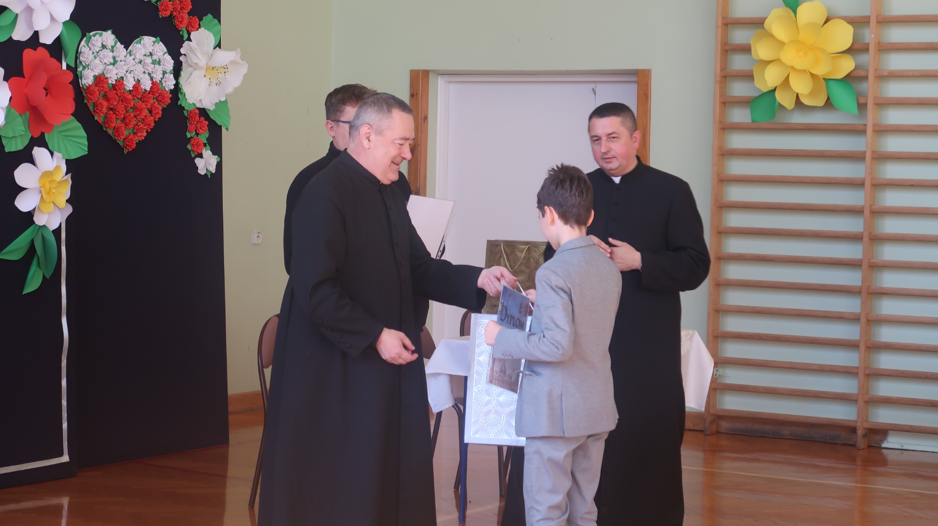 Hdimgfa9df9573cce122b4186156e93cbdc